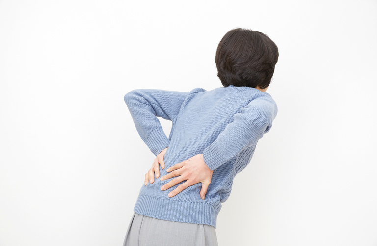 厄介なぎっくり腰の痛みに保険適応の施術をご提案 | 伊勢崎で整体ならインナーマッスルから整えるわかば整骨院